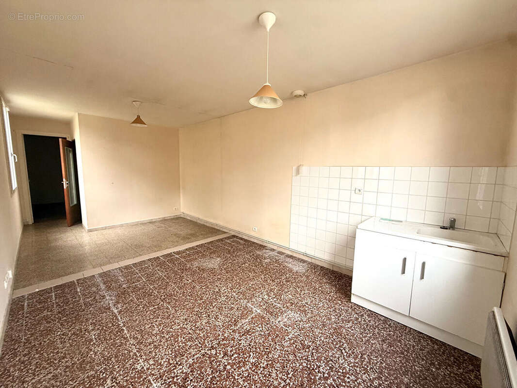 Maison à FLEURY-LA-VALLEE