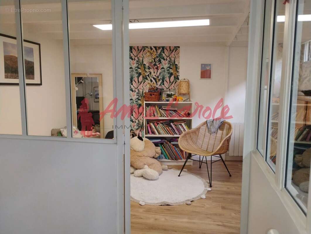 Appartement à PARIS-20E