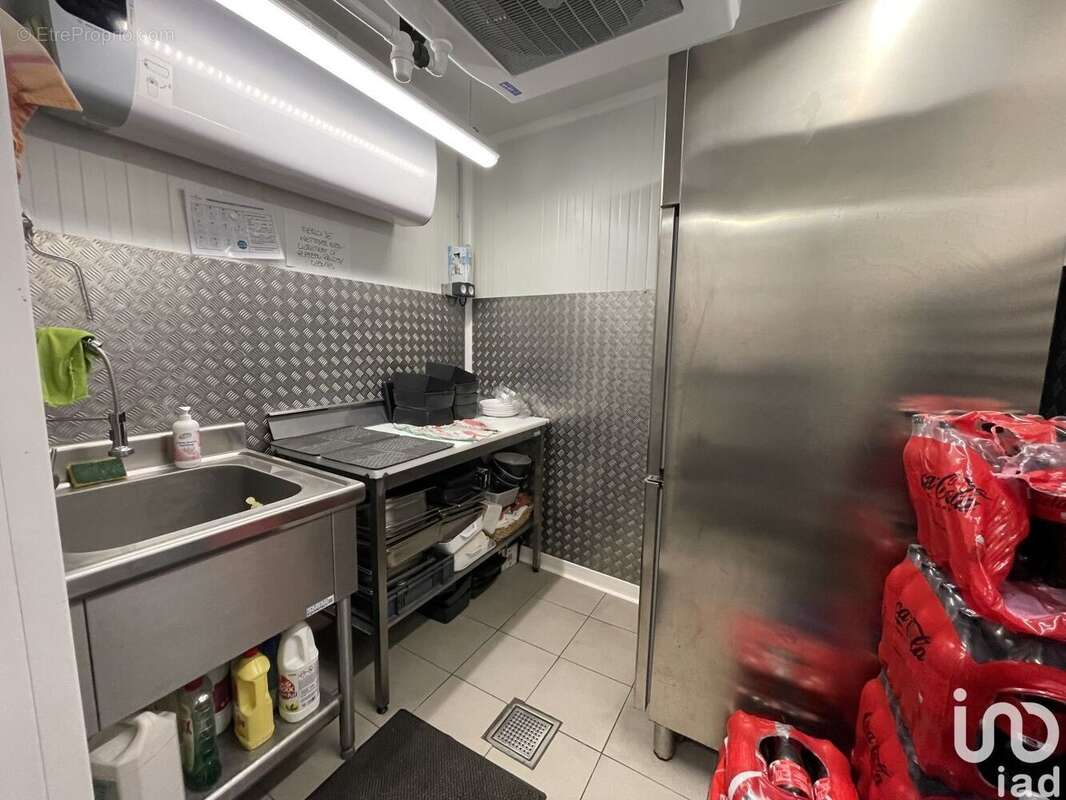 Photo 6 - Commerce à CELY