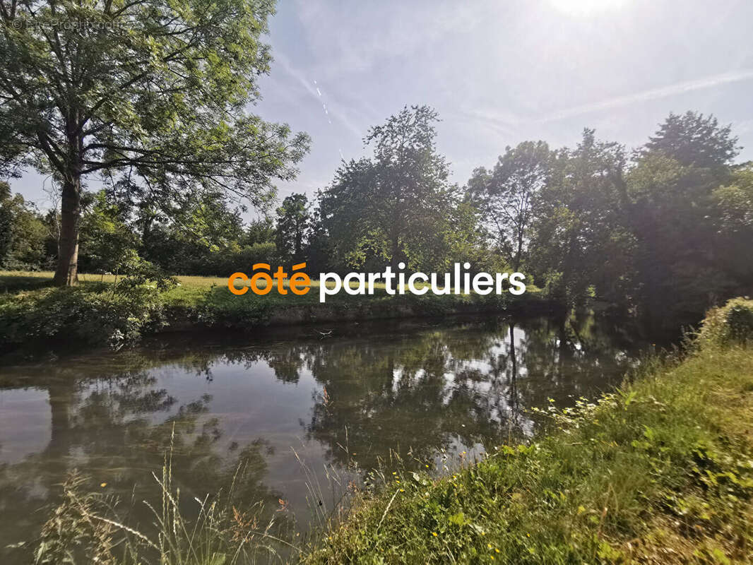 Maison à LA BONNEVILLE-SUR-ITON