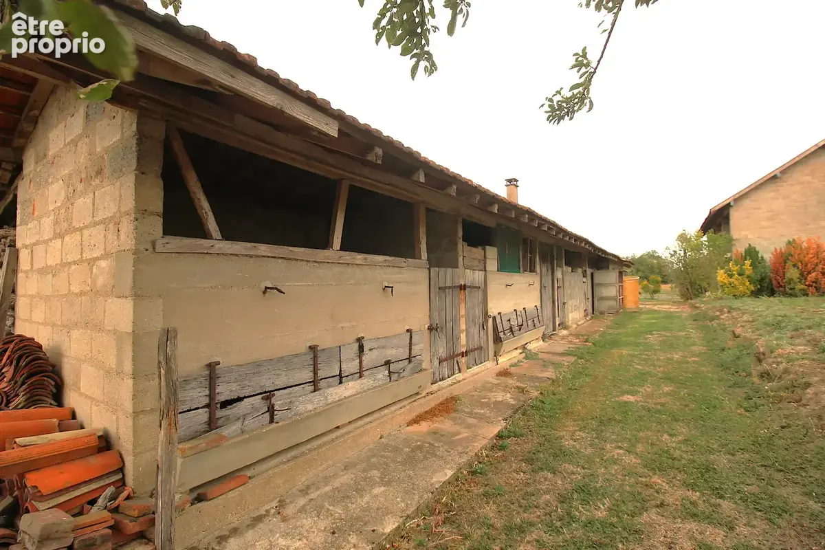 Maison de campagne a renover avec dependances - photo 10