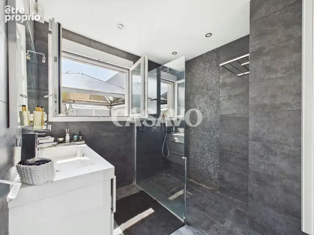 Vente Maison 7 pièces de 257m² - 94200 Ivry-sur-Seine - photo 16
