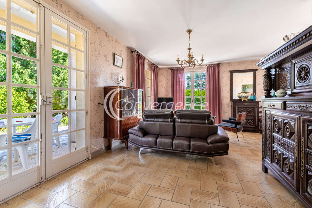 Maison à COMPREIGNAC