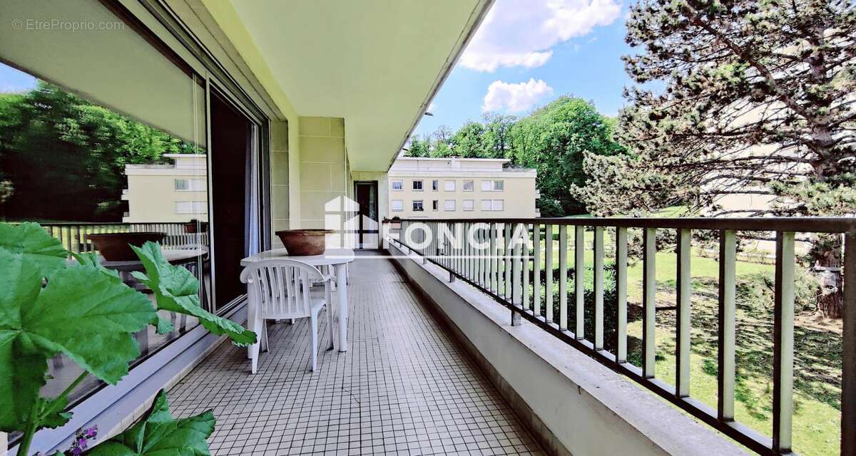 Appartement à LOUVECIENNES