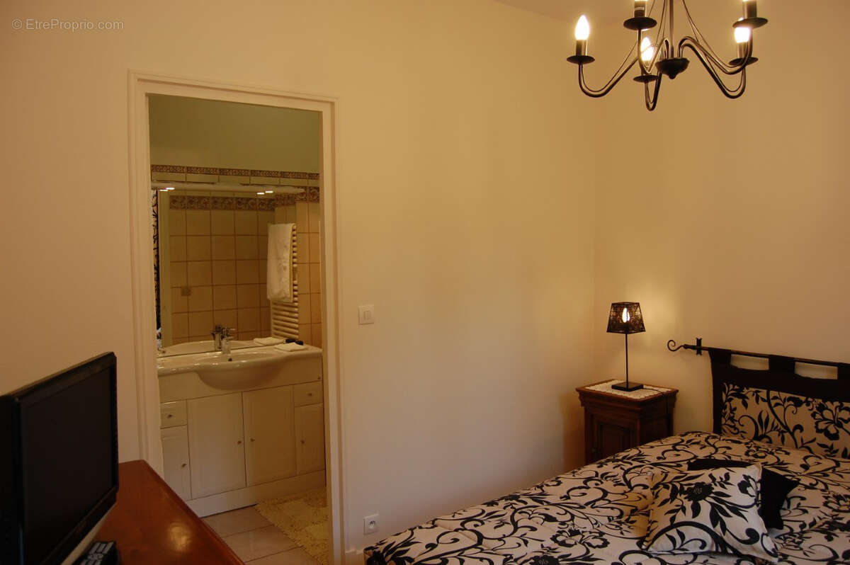 Maison à VARENNES-JARCY