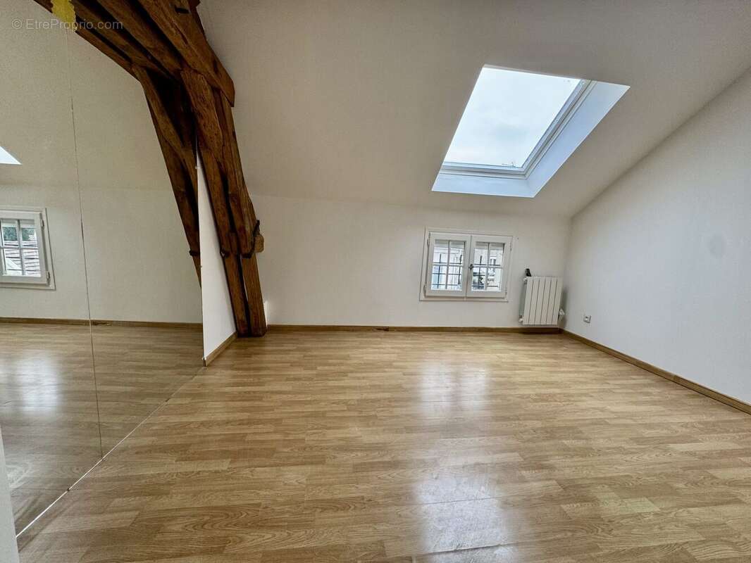 Appartement à LA CHAPELLE-EN-SERVAL