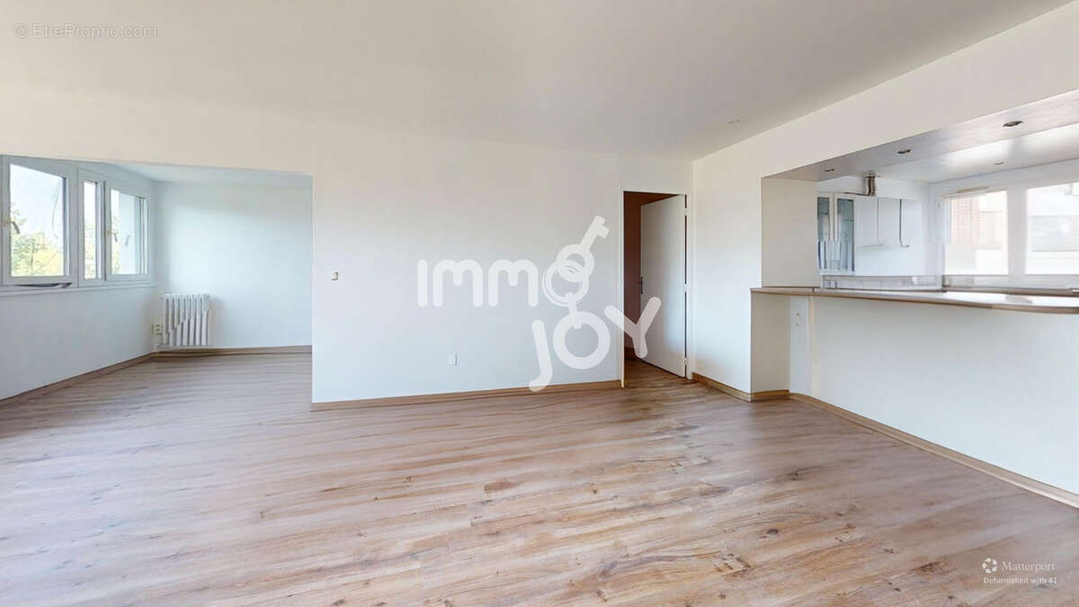 Appartement à BEAUZELLE