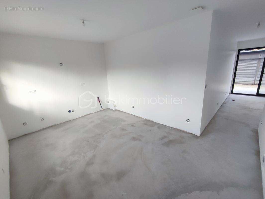 Commerce à PARAY-VIEILLE-POSTE