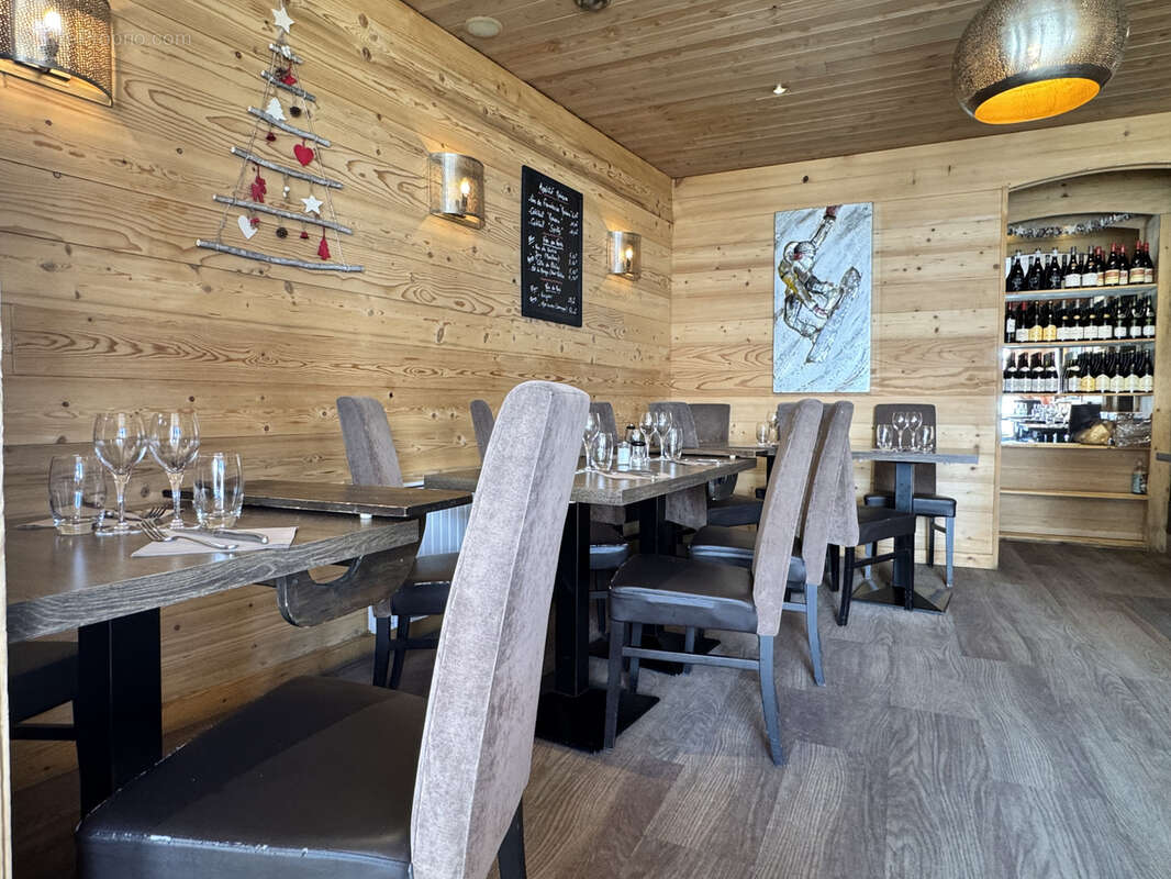 Restaurant avec logement sur l’avenue principale des Deux Alpes - photo 3