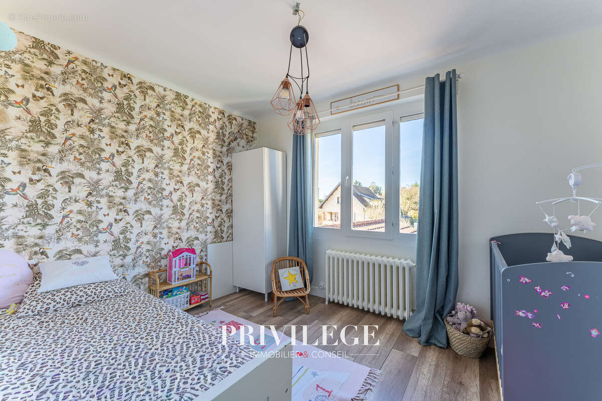 Maison à CHAMPAGNE-AU-MONT-D'OR