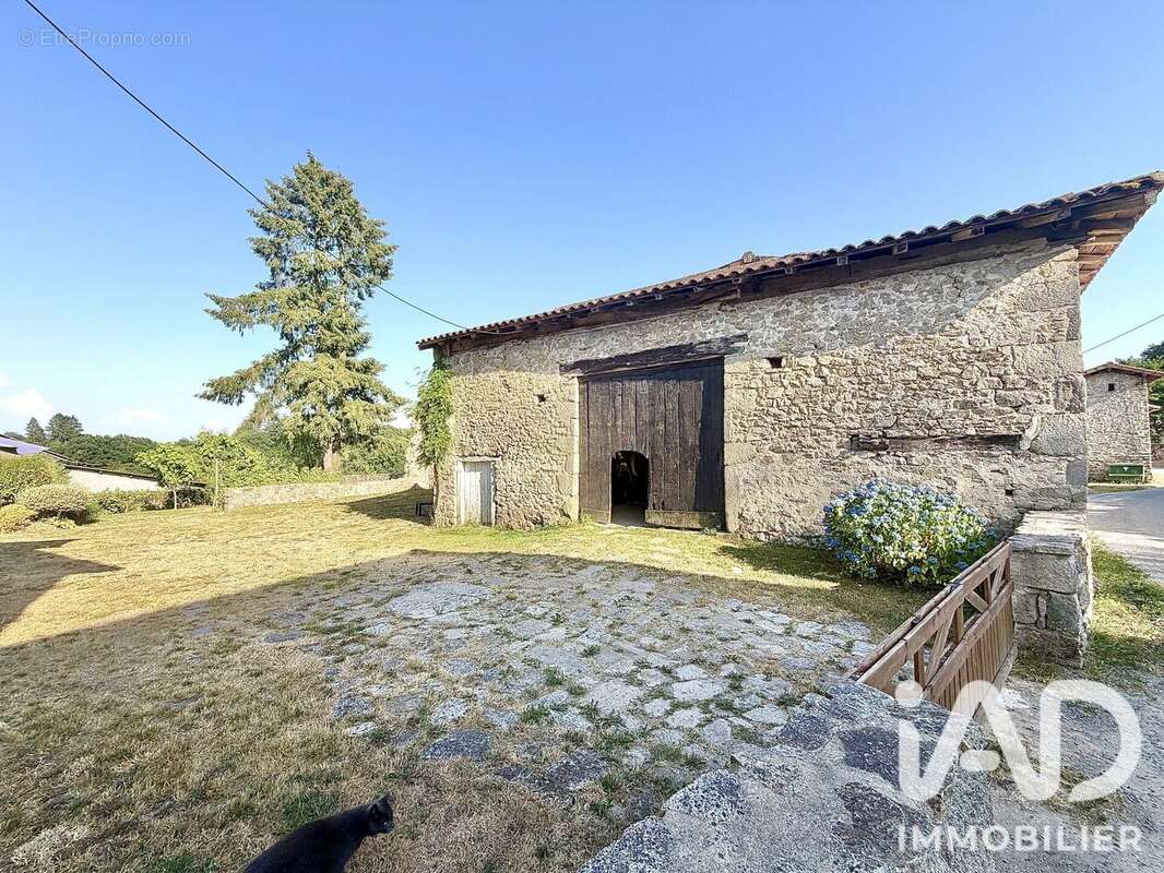 Photo 4 - Maison à SAINT-LEONARD-DE-NOBLAT