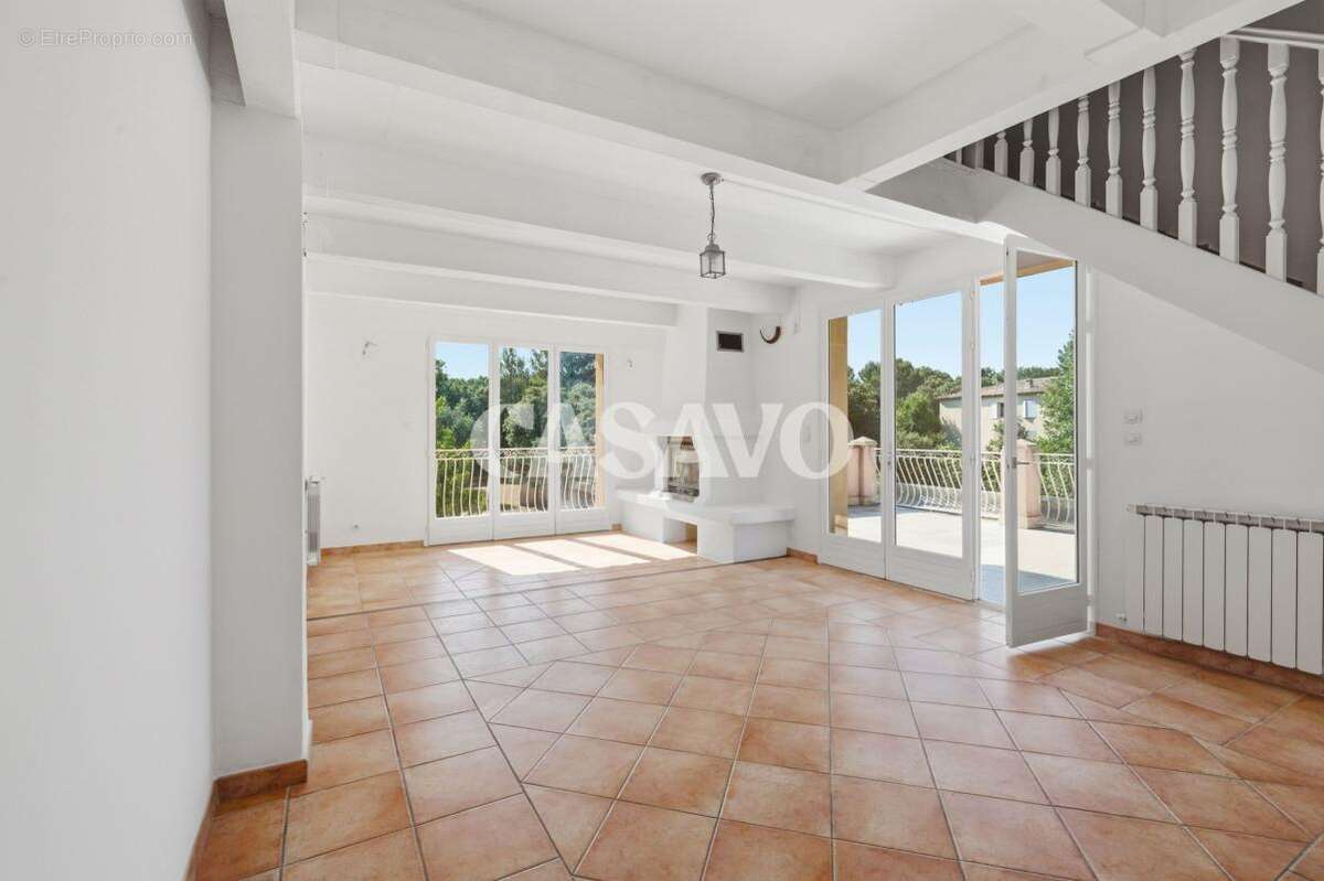 Vente Maison 8 pièces de 236m² - 13760 Saint-Cannat - photo 12