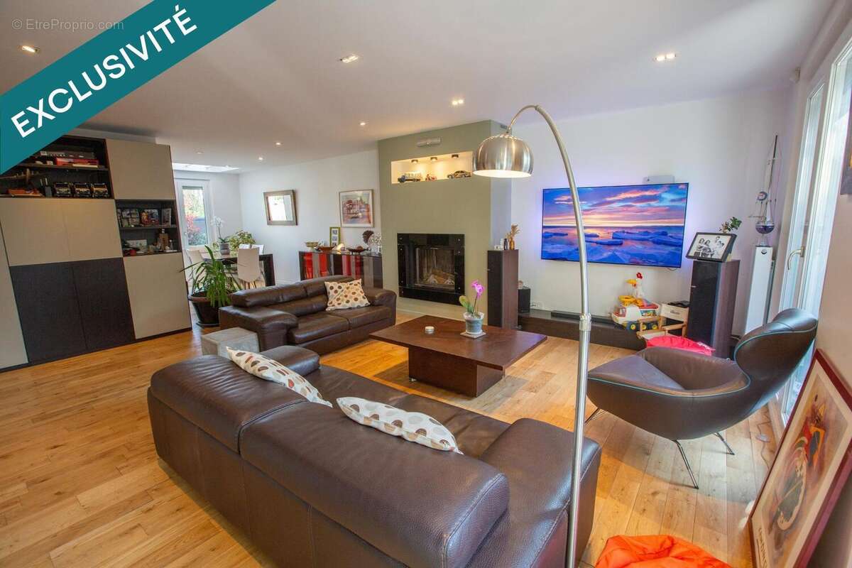 Photo 4 - Maison à LE MESNIL-SAINT-DENIS