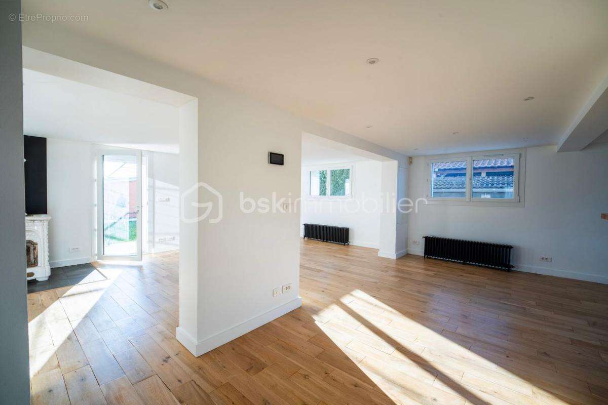 Maison à L'ISLE-D'ABEAU