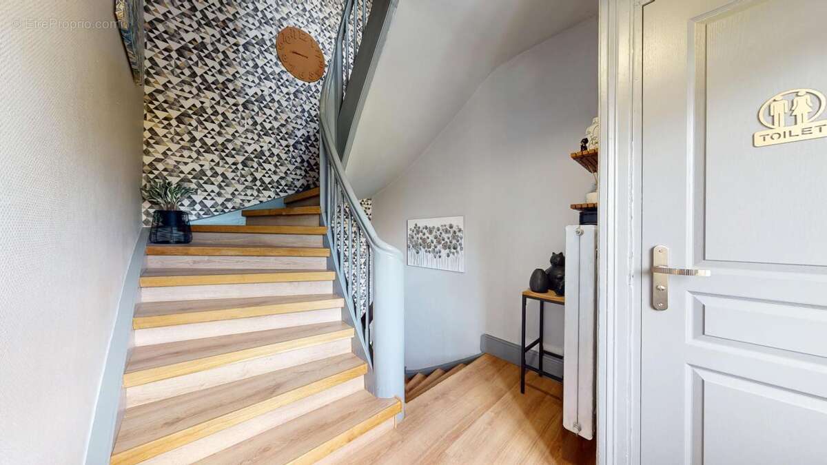 Maison de 187m² sur un terrain de 1 are 71 - photo 8