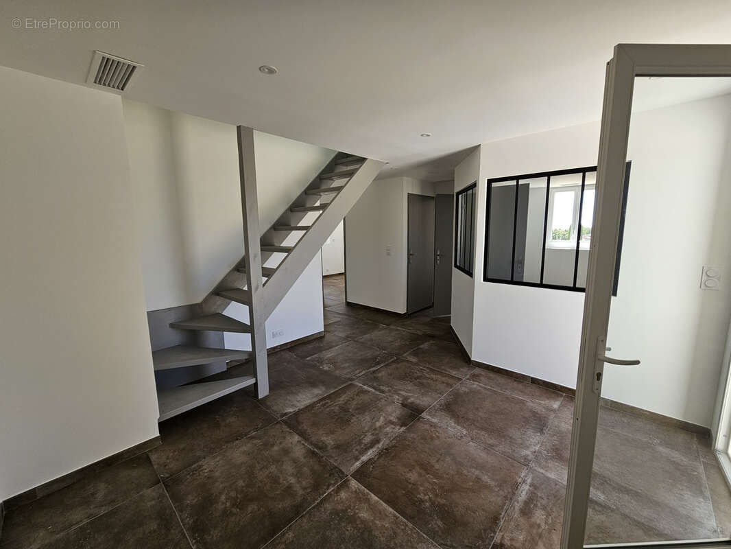 Maison à SAINT-CYR-SUR-MER