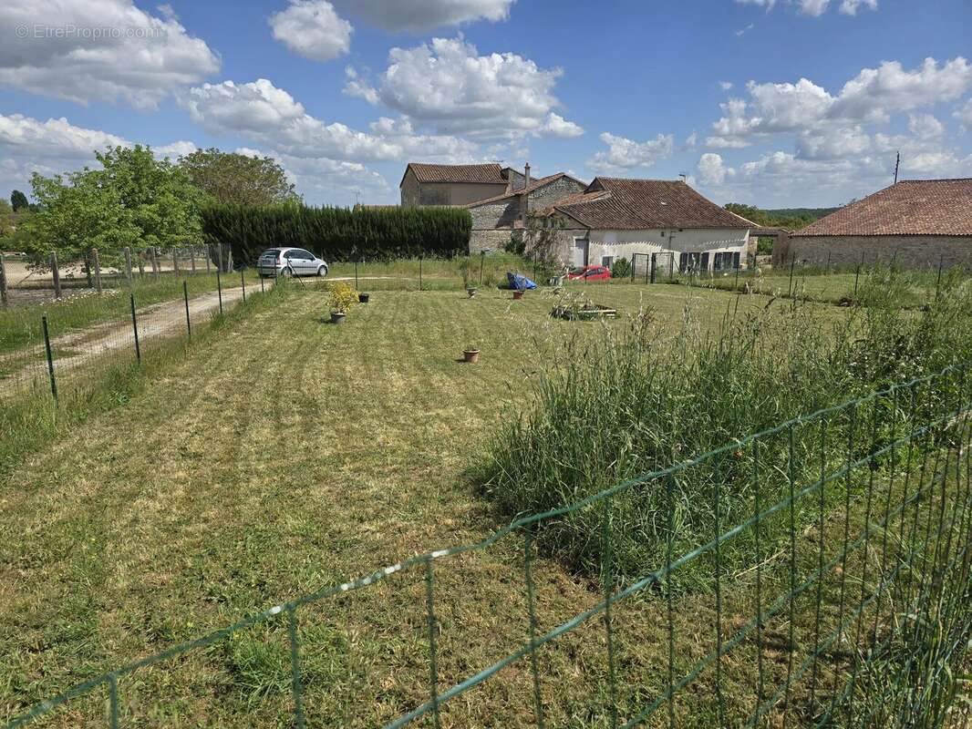 Maison à VERTEUIL-SUR-CHARENTE