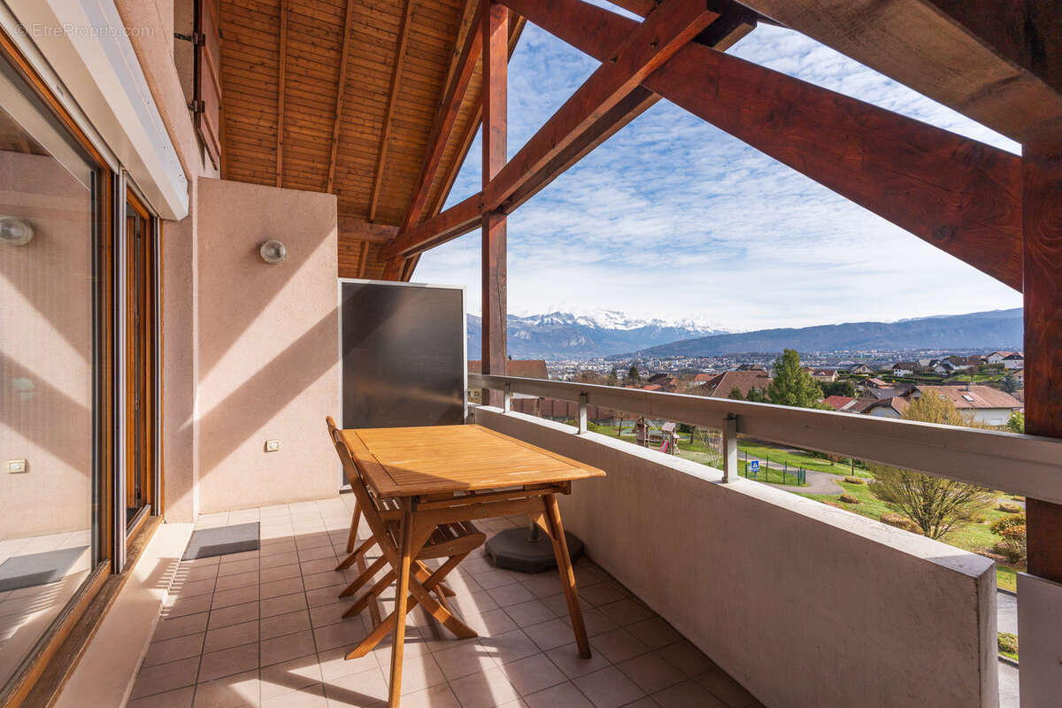Appartement à POISY