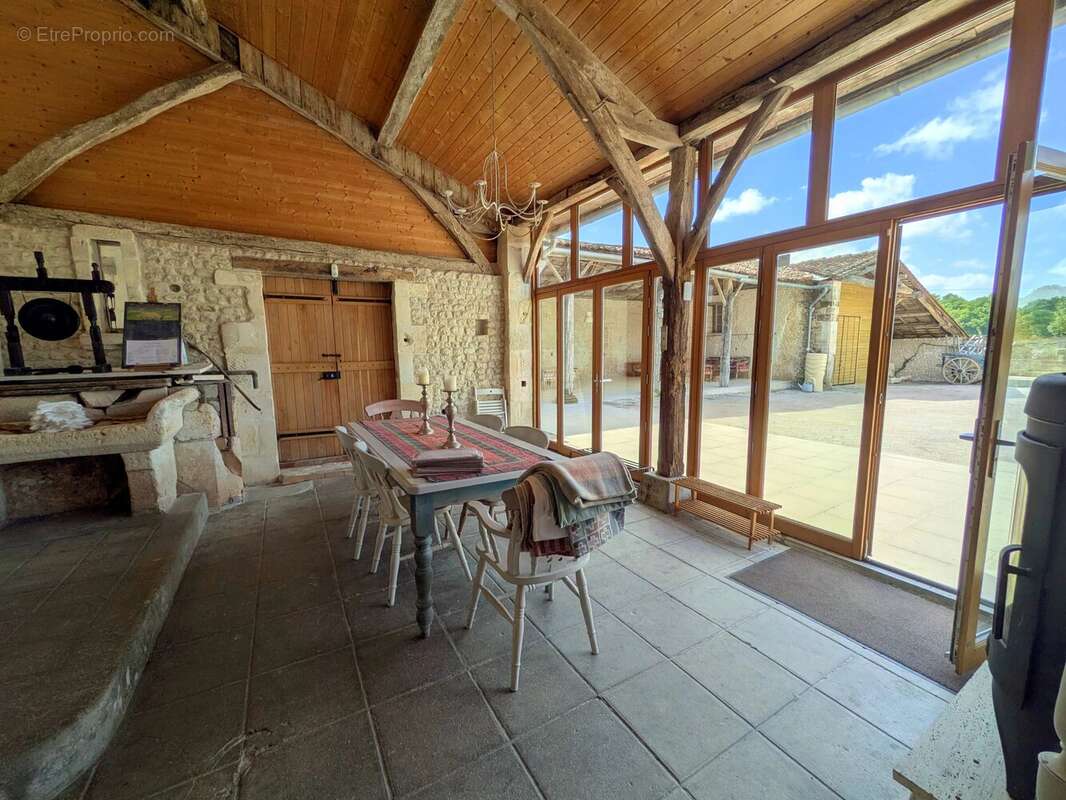 Maison à JONZAC