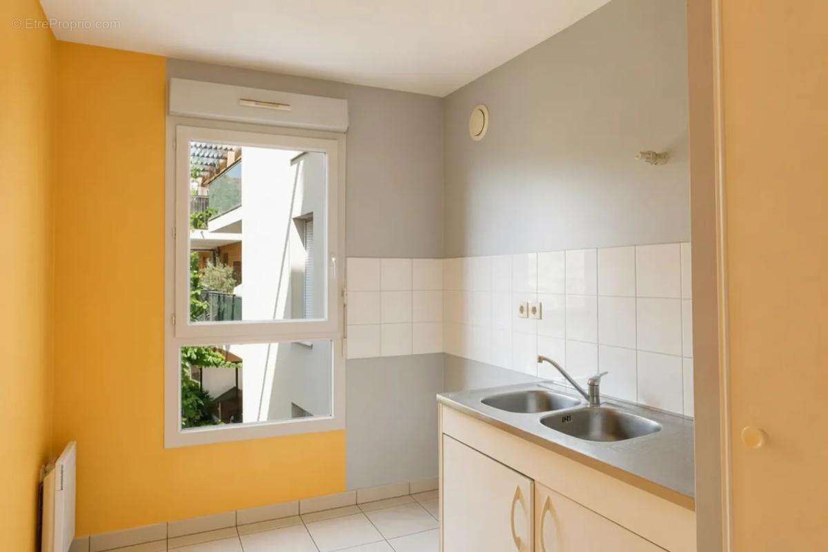 Lyon 8 - T3 , Balcon et Garage en Sus - photo 5