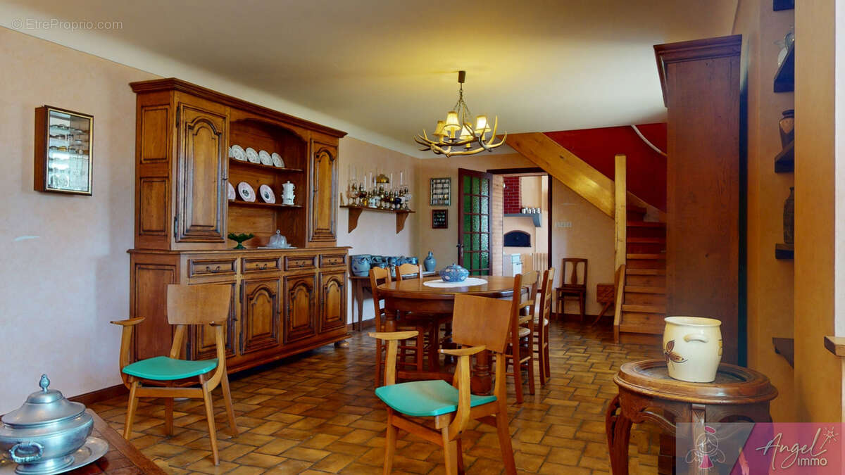 Maison à DAMPIERRE