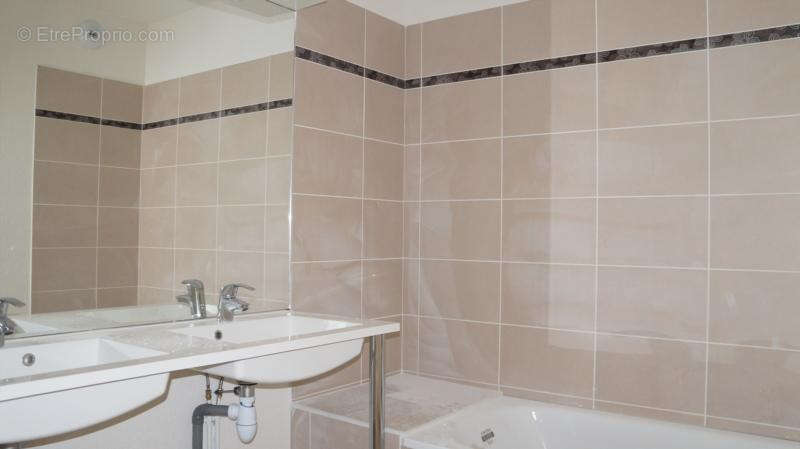 Appartement à DECINES-CHARPIEU