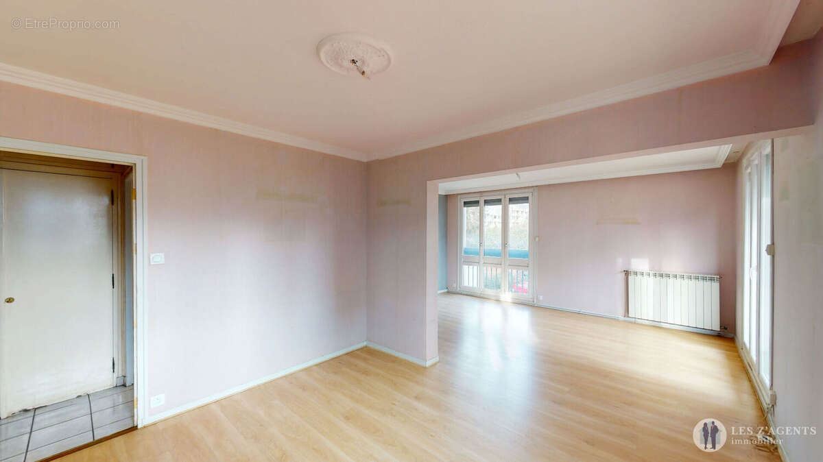 Appartement à SAINT-MARTIN-D'HERES