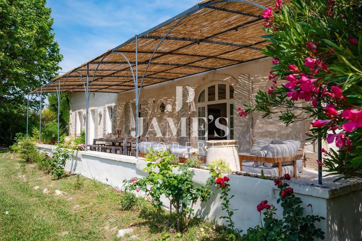 Maison 320 m² à Saint-Remy-De-Provence  - photo 5