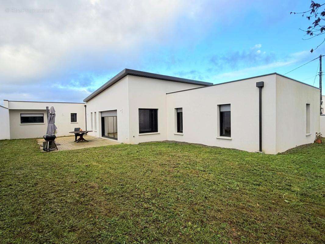 Maison d'exception plain-pied, Cholet, 130m², 6 pièces - photo 2