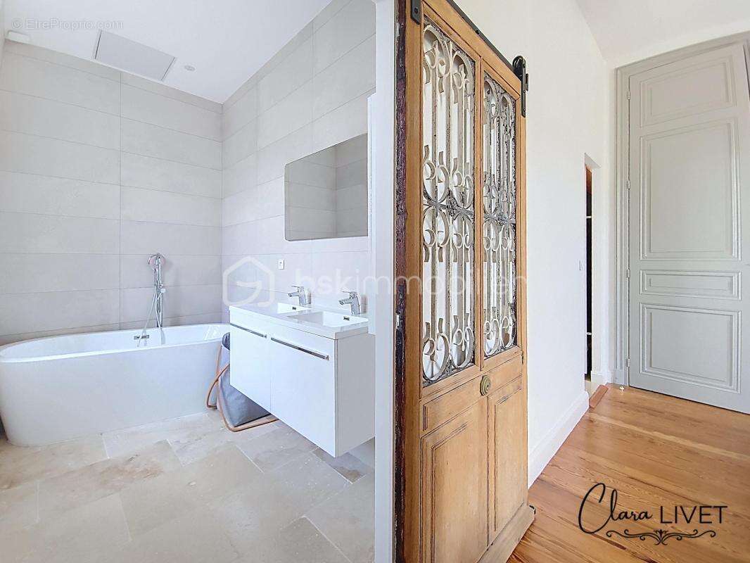 Appartement à LIMAS