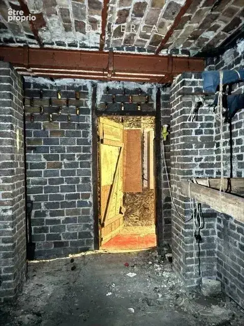 Paris XIVème - Rue Thibaud - Grande cave saine de 12m2 - photo 4