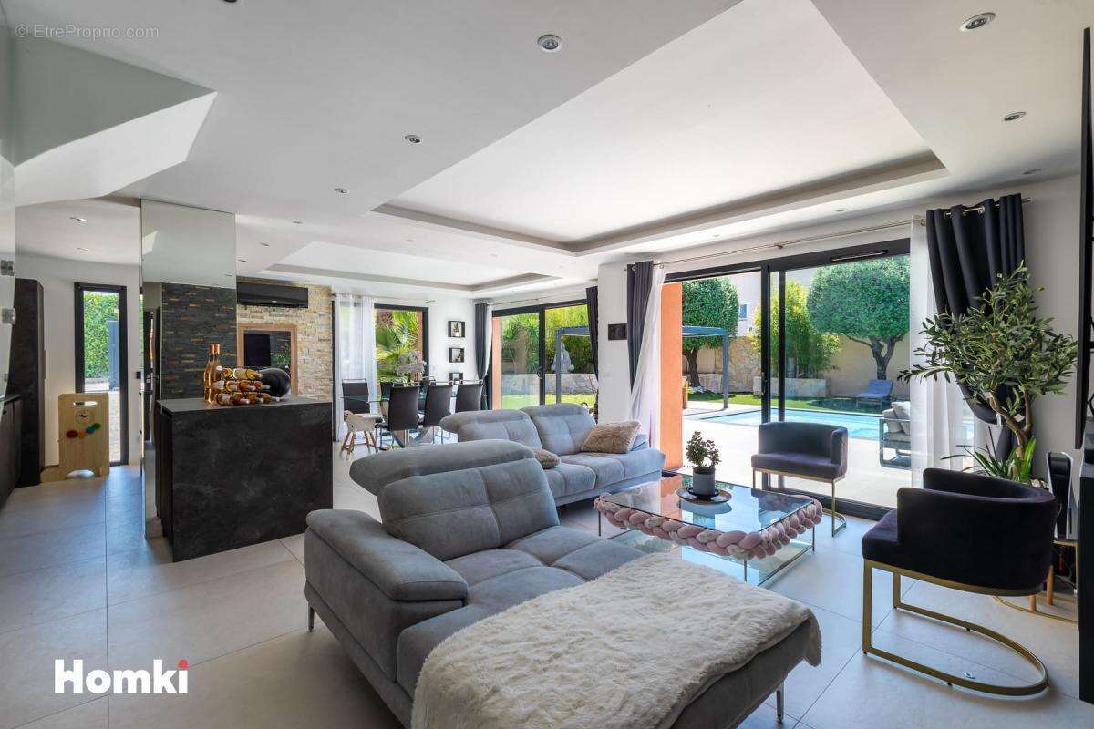 Maison/Villa T4 de 102 m2 à Grasse 06130 - photo 8