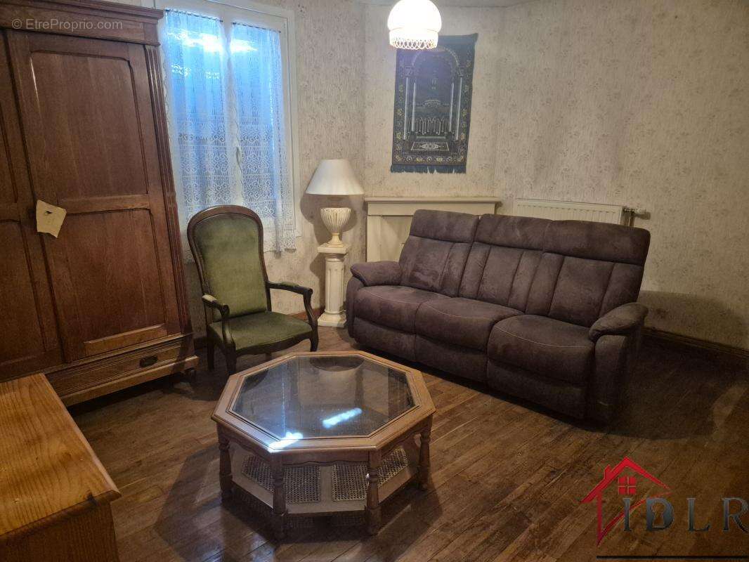 Maison familiale à rénover avec dépendances et jardin - photo 5