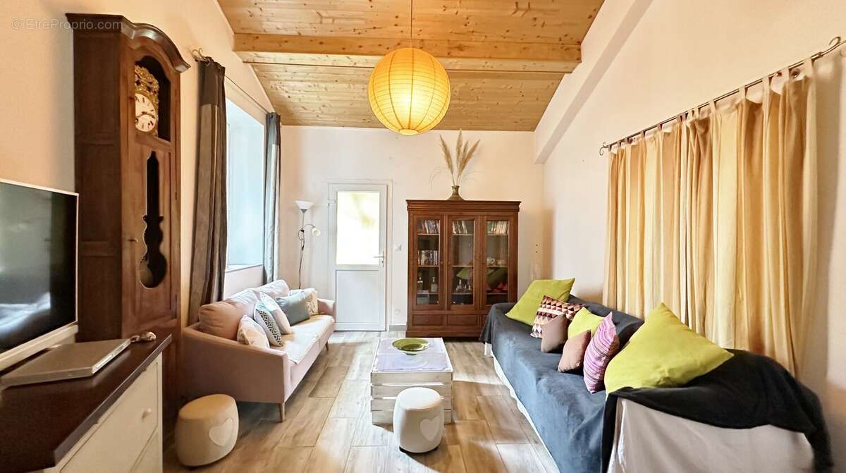 Maison bourgeoise du XVIIe siècle à vendre proche de Dax  Propriété de caractère avec dépendances, piscine et grand terrain - photo 16