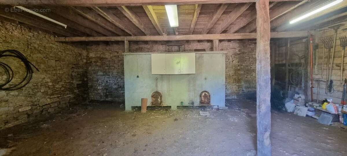Maison de maître avec piscine et dépendances - photo 28