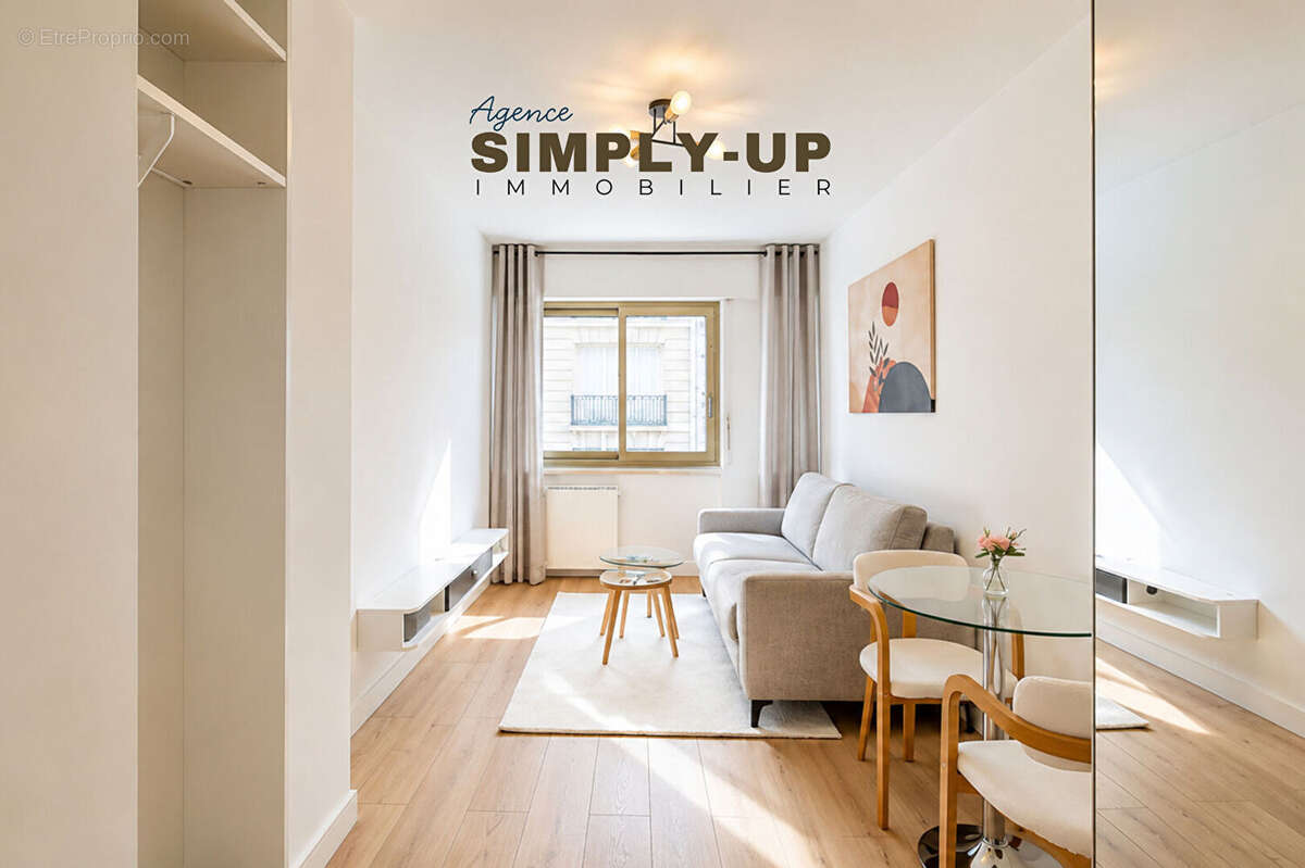 Appartement à PARIS-16E