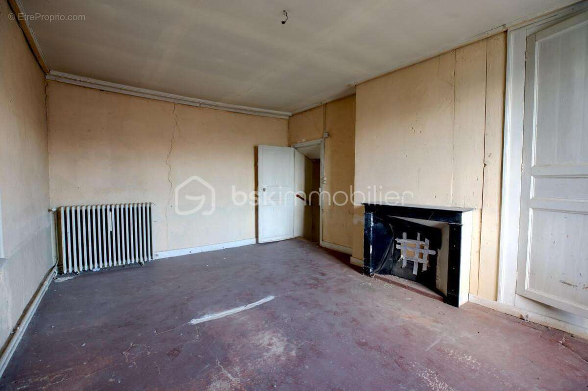 Maison à COULOMBS-EN-VALOIS