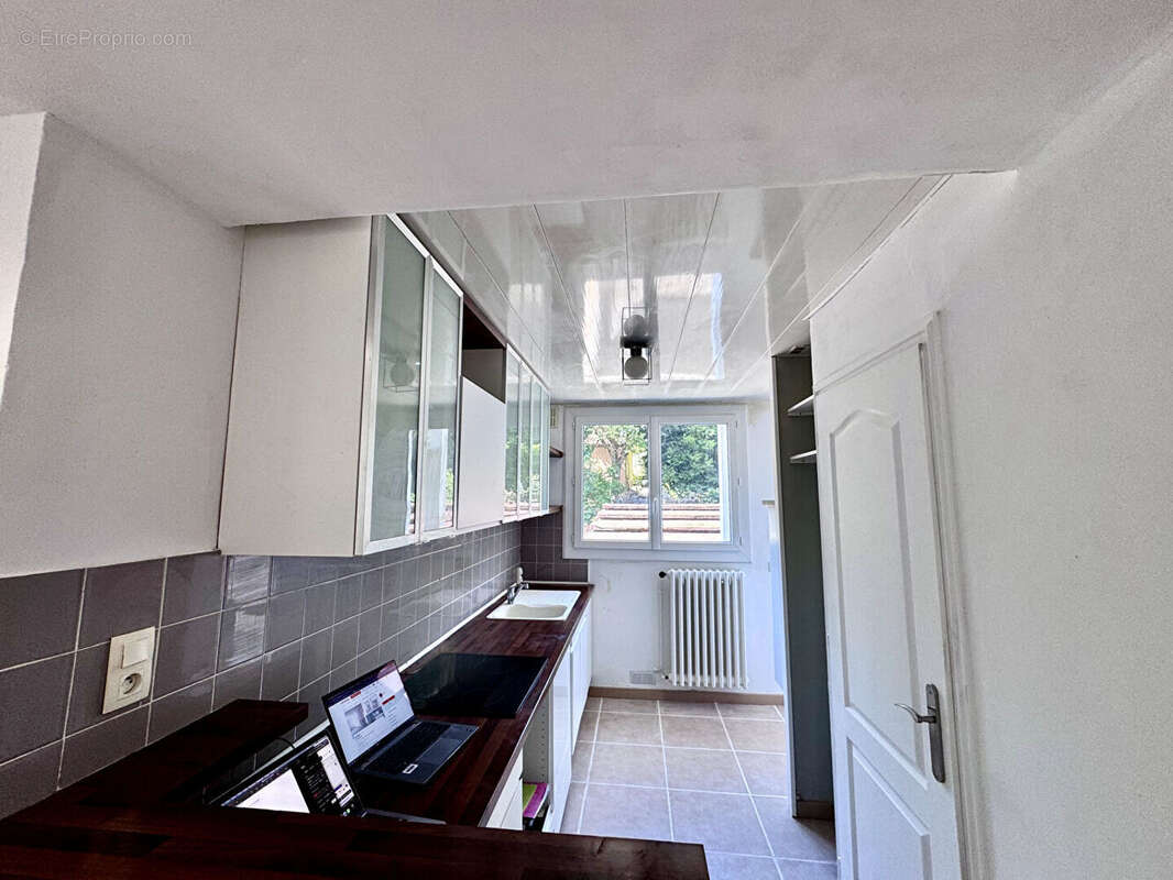 APPARTEMENT 65 M2 avec balcon  et cave à Sète - photo 8