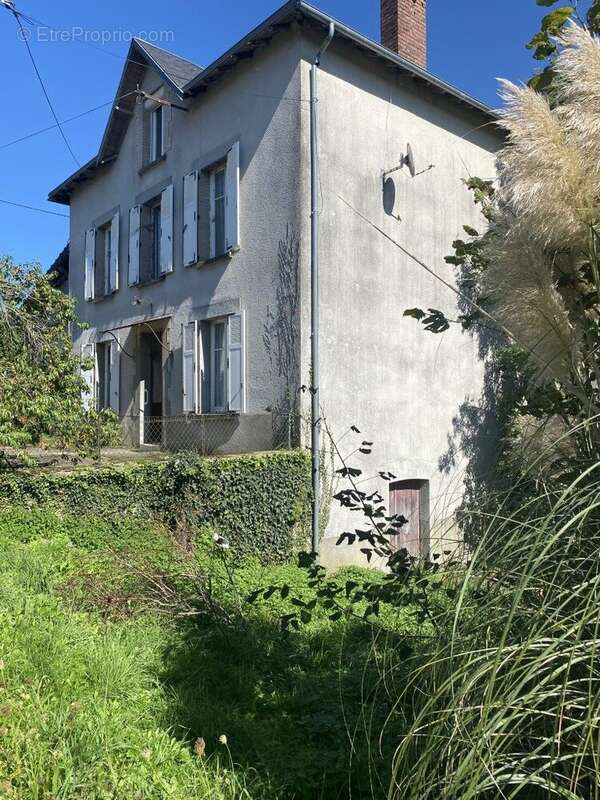 Maison à SAINT-DENIS-DES-MURS