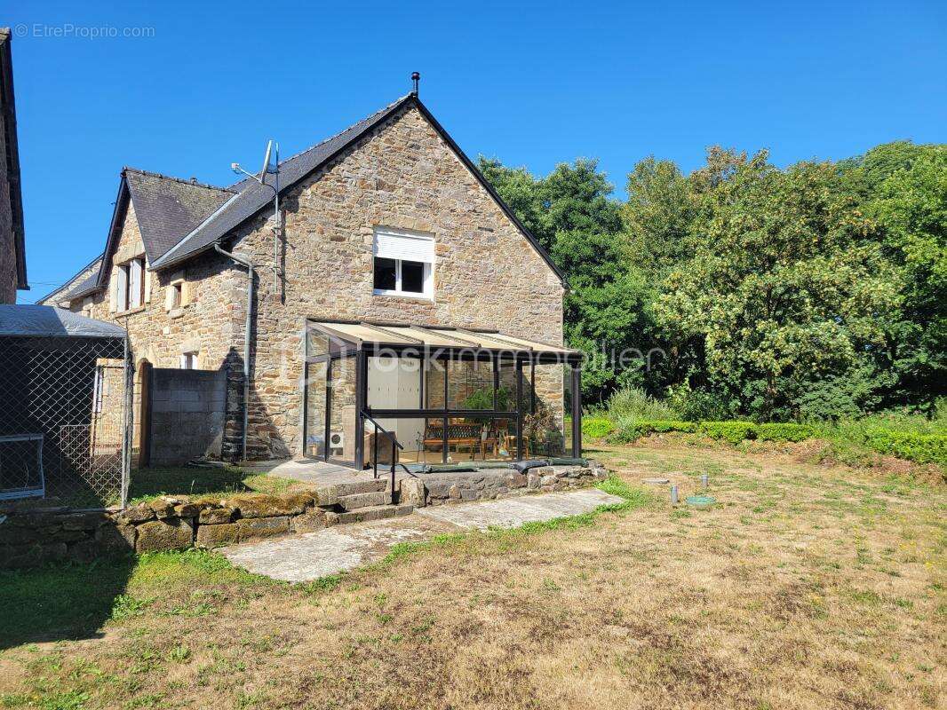 Coup de cœur assuré pour cette authentique maison en pierre - photo 4