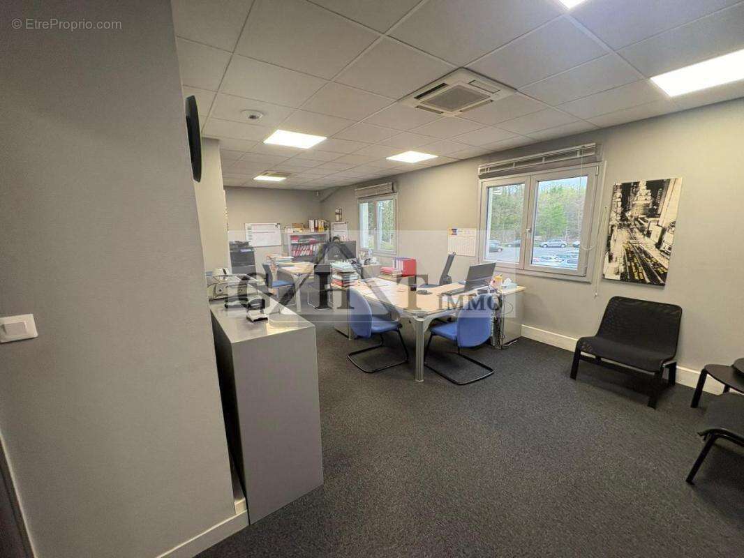 Entrepot 300 m² a vendre a draveil - photo 2