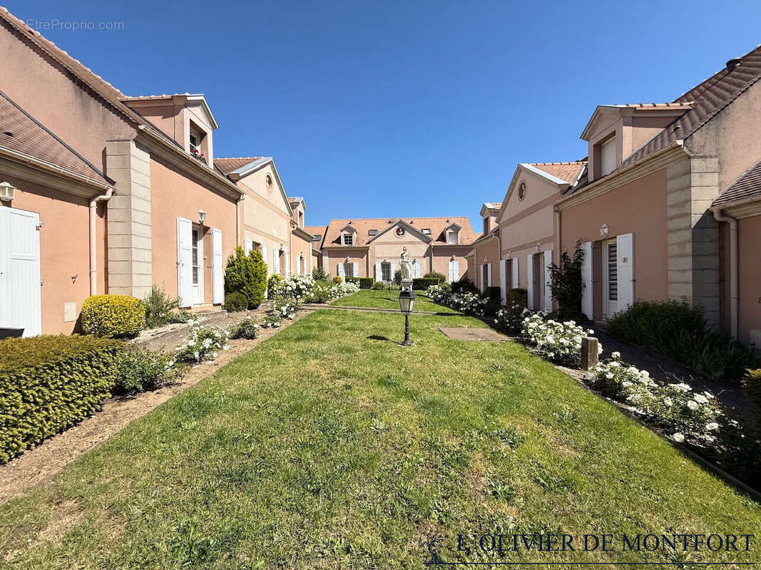 Maison à MONTFORT-L'AMAURY