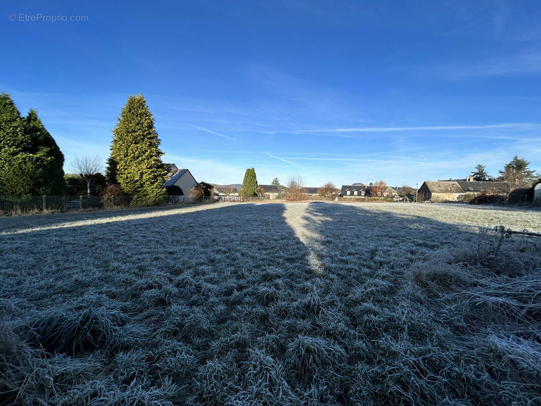 Terrain à SAINT-YRIEIX-LE-DEJALAT