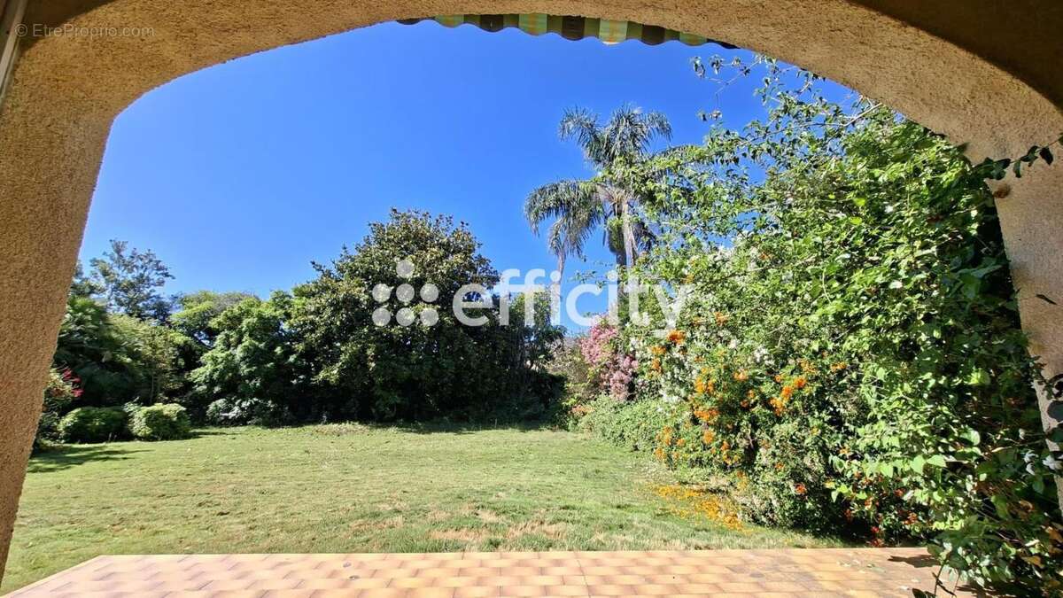 Maison à SANTA-LUCIA-DI-MORIANI