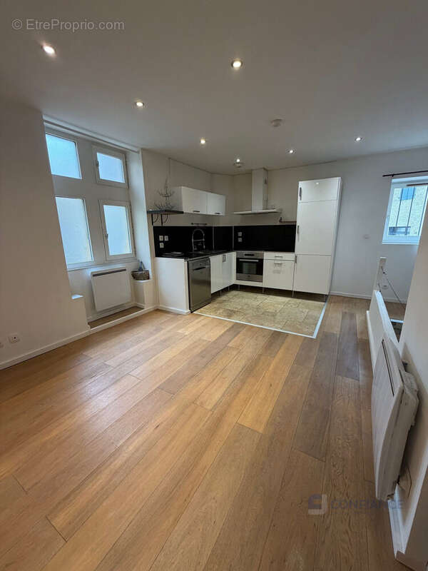 Appartement à MILLERY