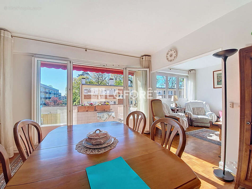 Appartement à VERNEUIL-SUR-SEINE