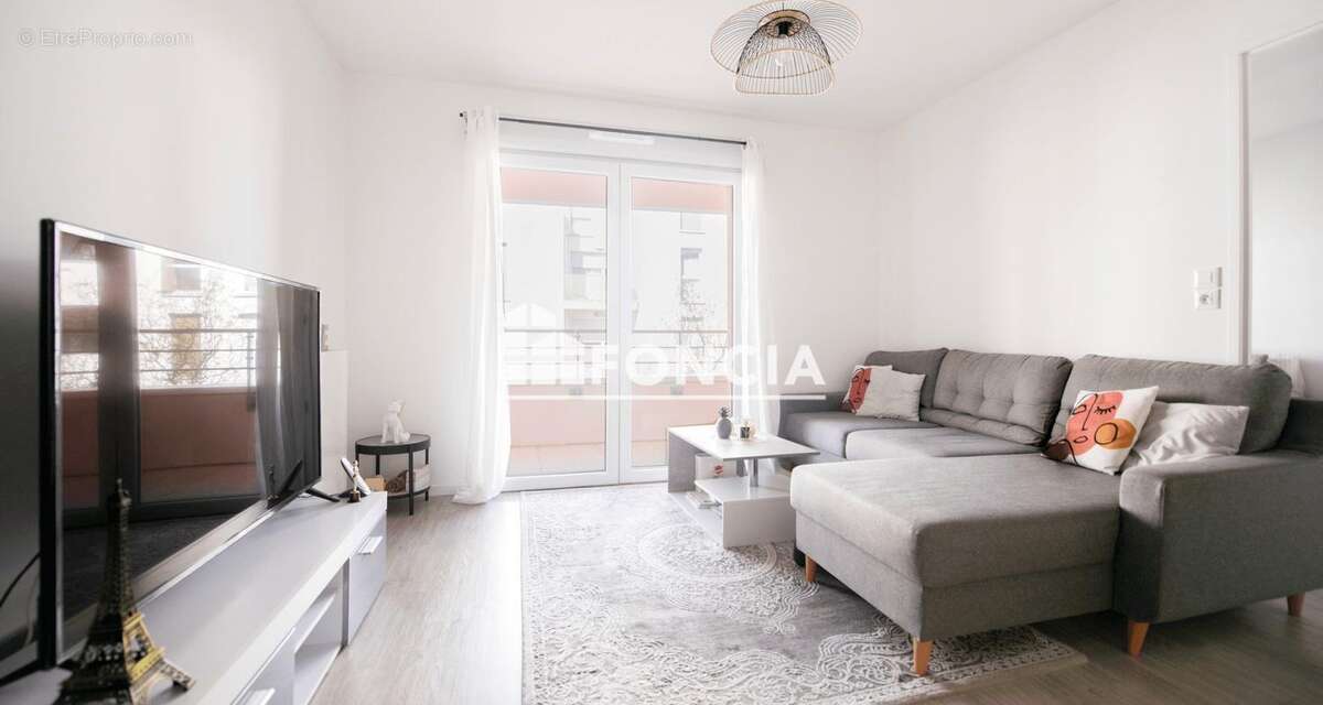 Appartement à SAINT-JEAN-DE-BRAYE