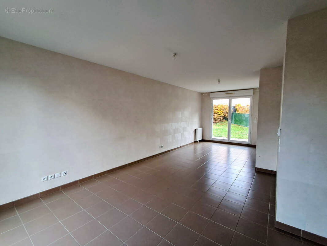 Maison à LA QUEUE-LES-YVELINES