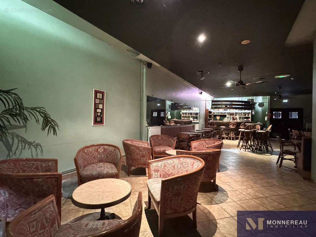  barbezieux-saint-hilaire (16)   restaurant, pub & licence iv   murs et fonds - photo 10