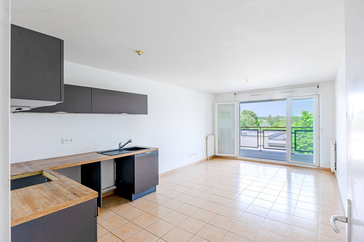Appartement à SARTROUVILLE